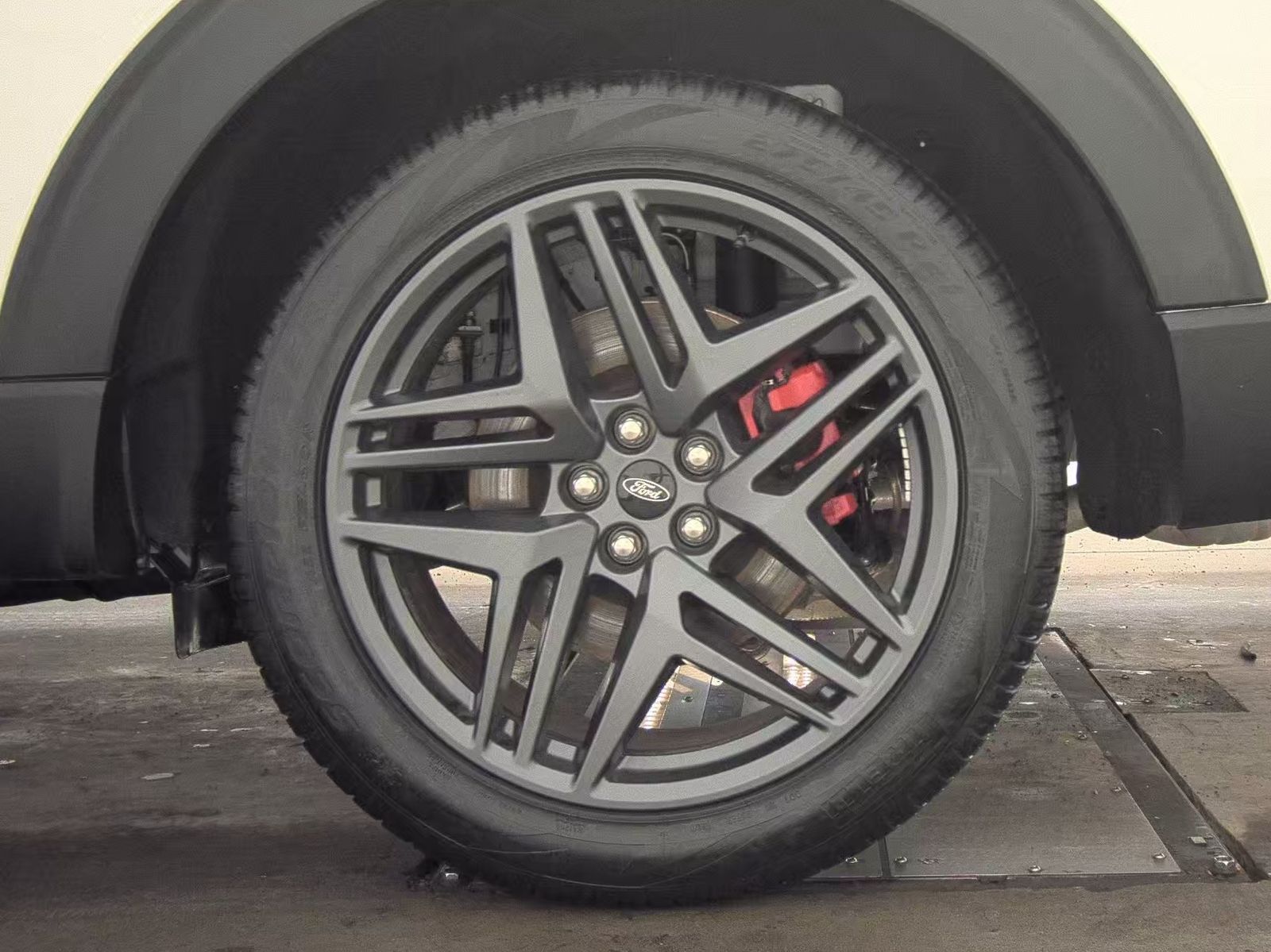 2025 Ford Explorer ST-Line AWD