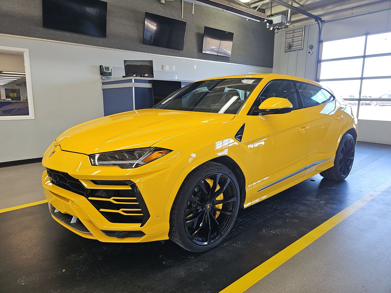 2022 Lamborghini Urus Base AWD