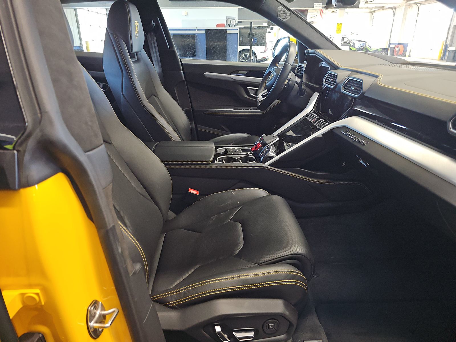 2022 Lamborghini Urus Base AWD
