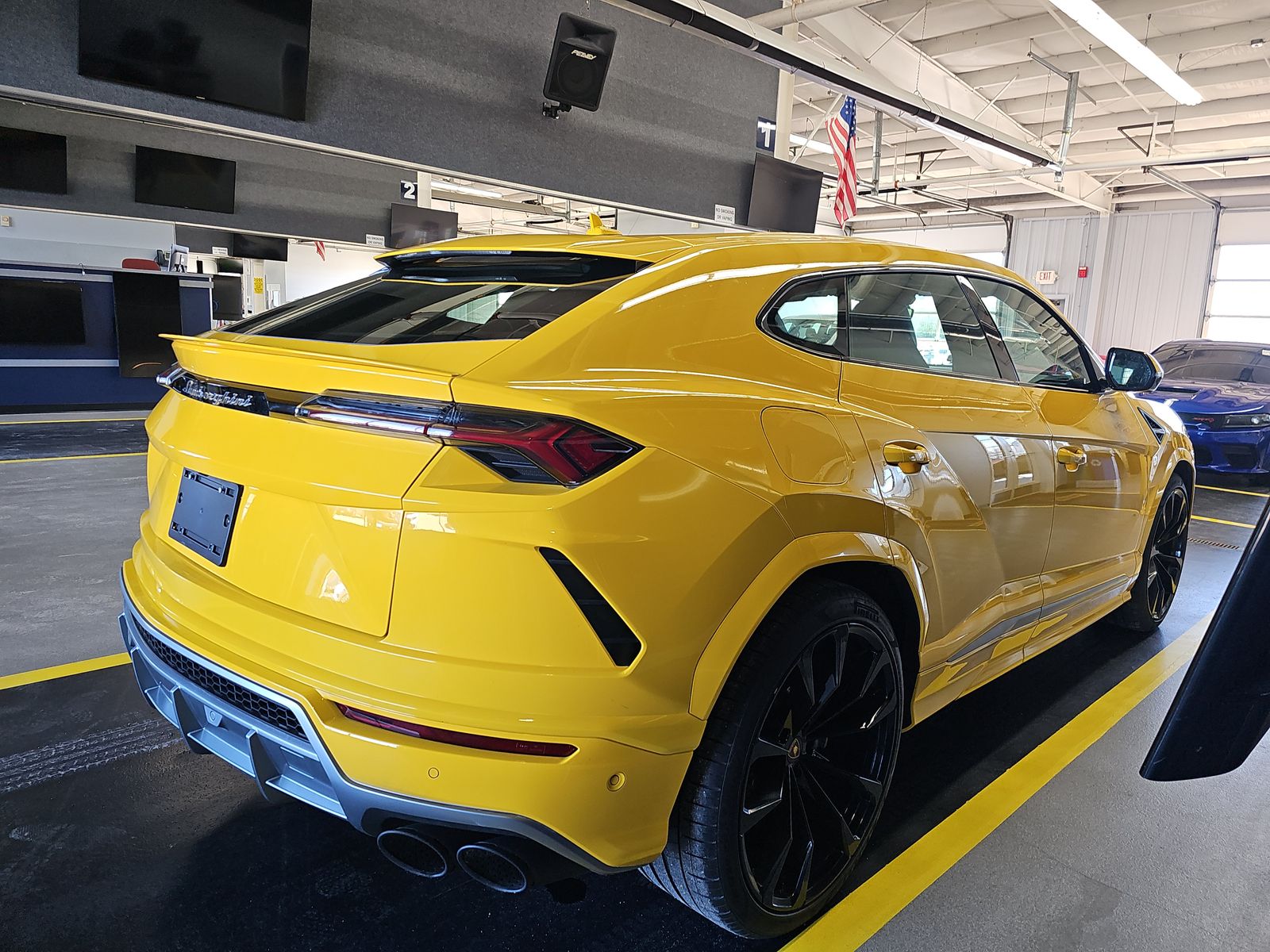 2022 Lamborghini Urus Base AWD