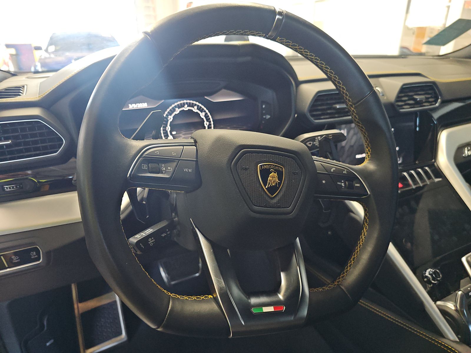 2022 Lamborghini Urus Base AWD