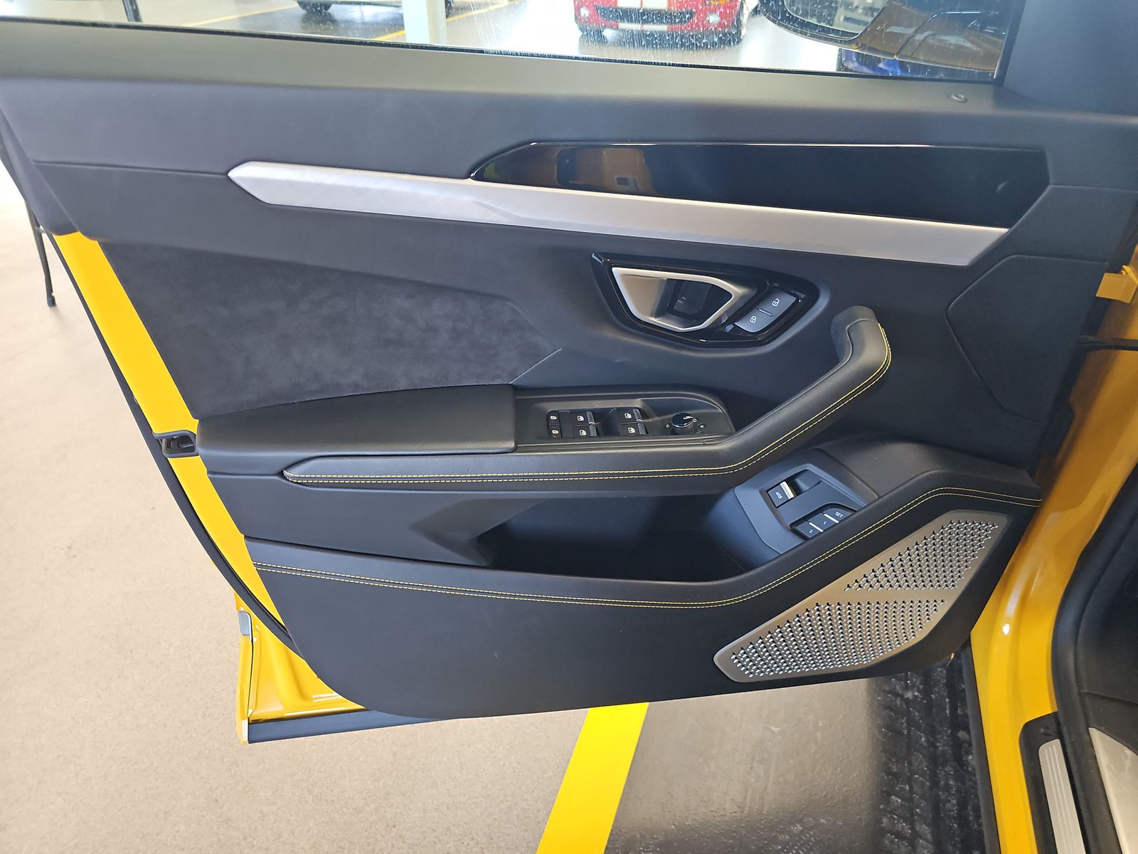 2022 Lamborghini Urus Base AWD