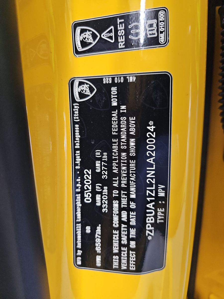 2022 Lamborghini Urus Base AWD