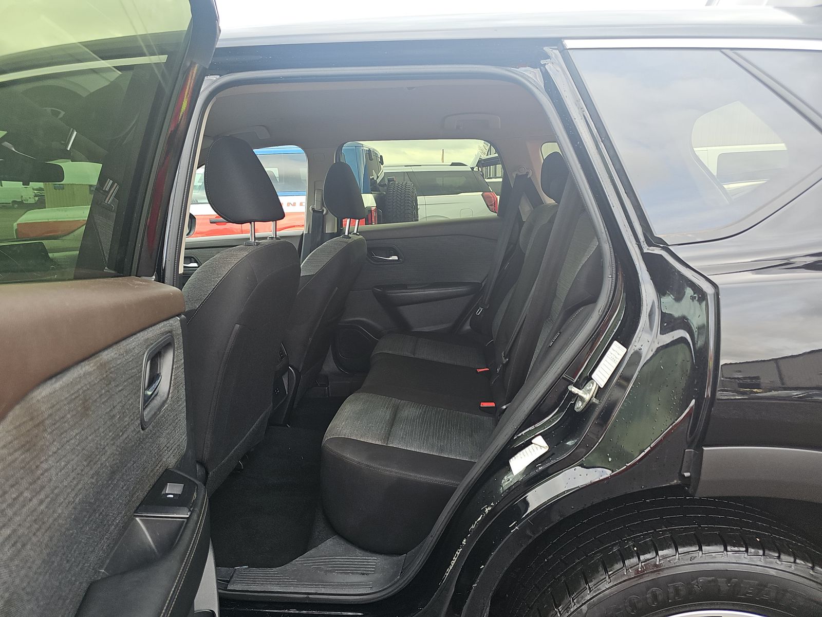 2023 Nissan Rogue SV FWD