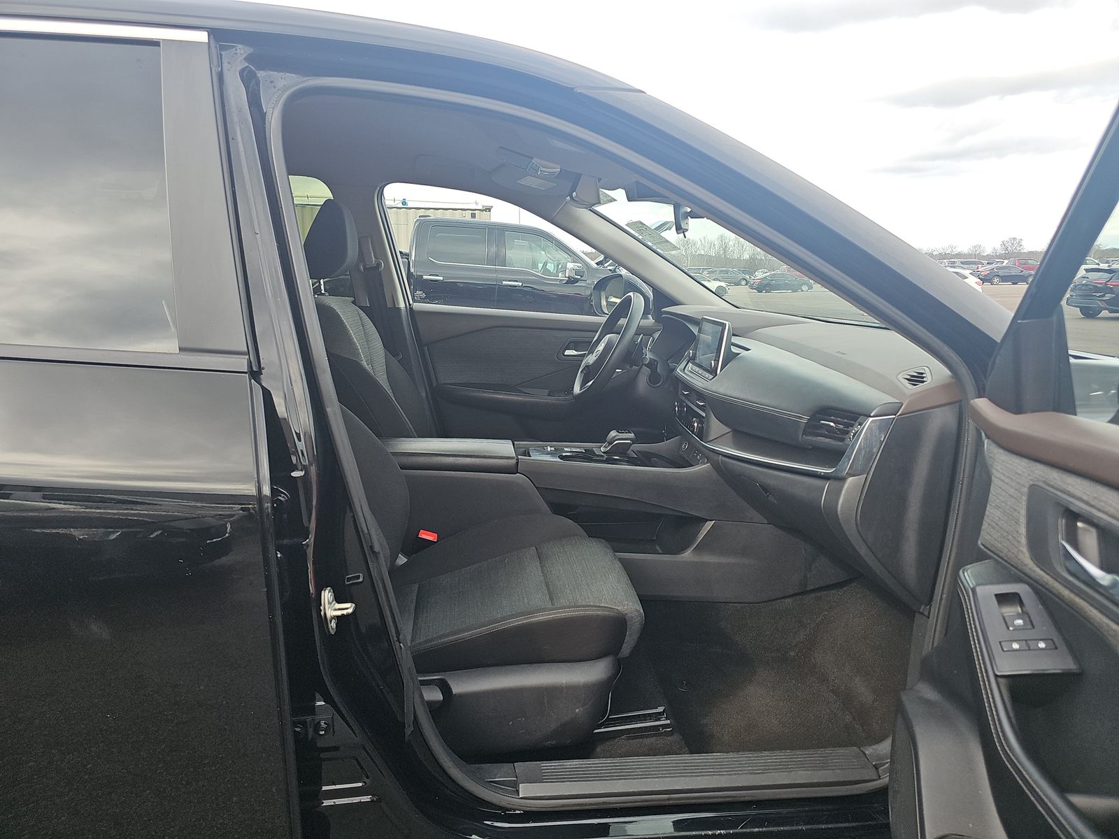 2023 Nissan Rogue SV FWD