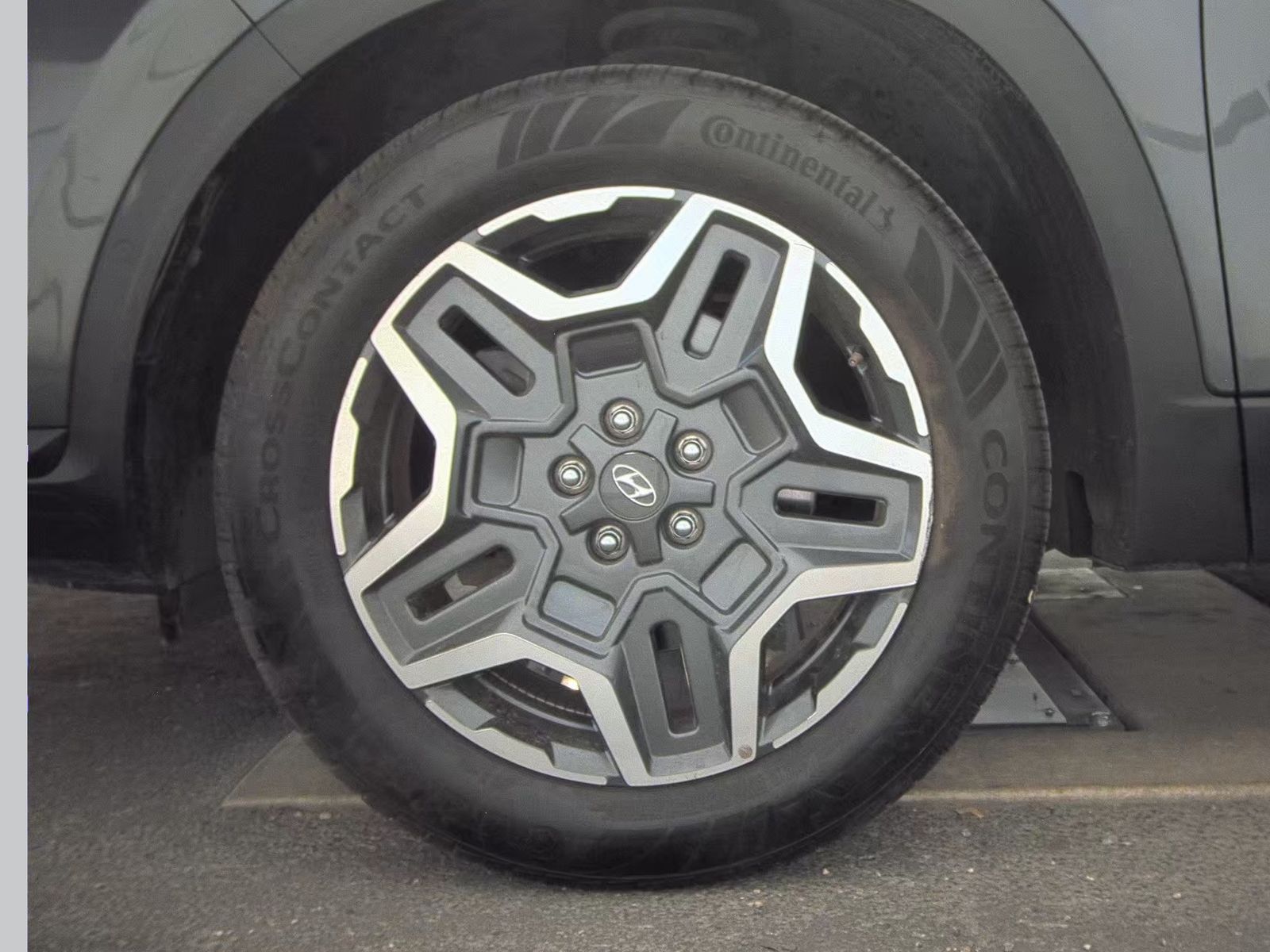 HYUNDAI LIMITED - 10