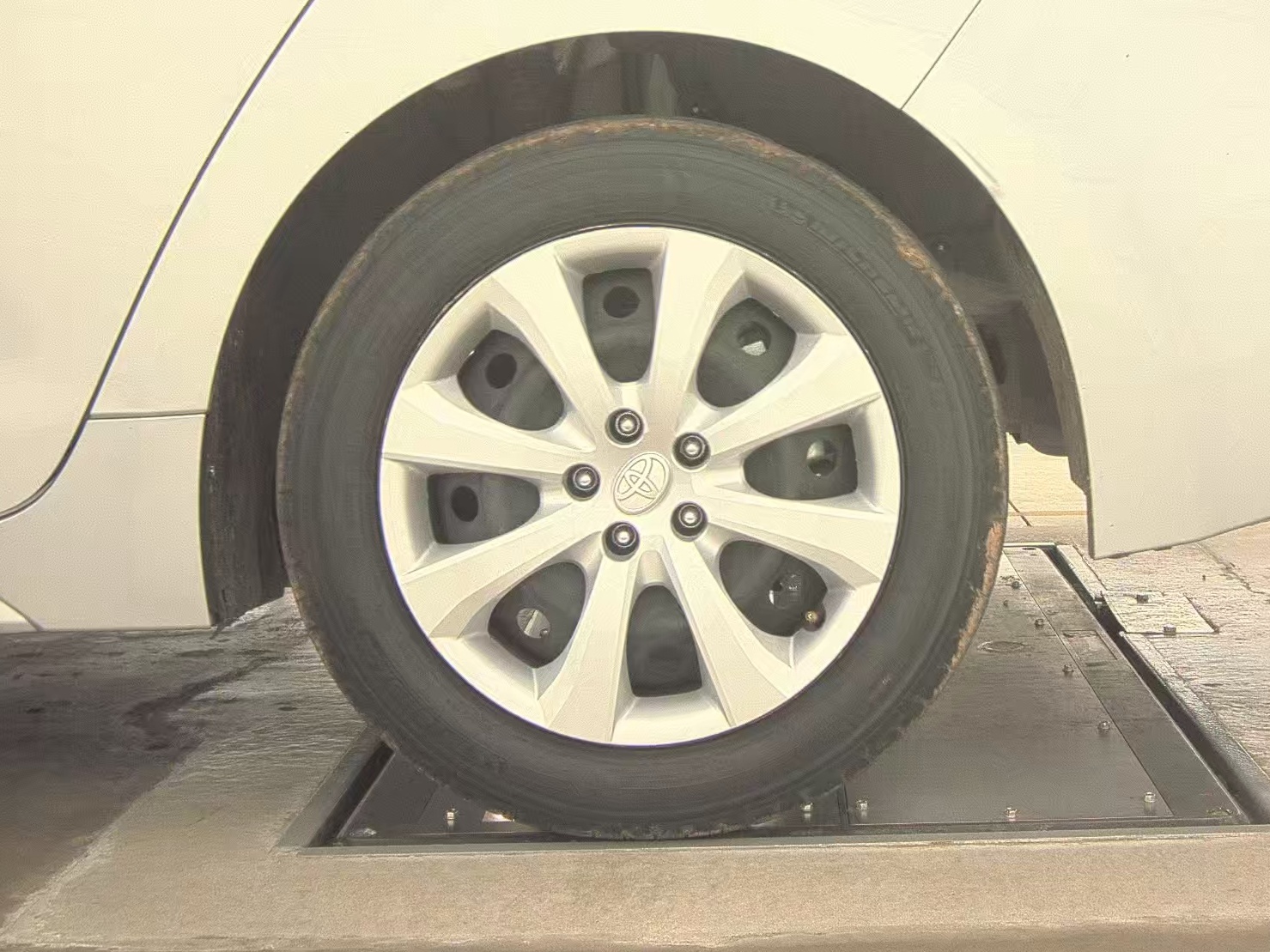 2025 Toyota Corolla Hybrid LE FWD