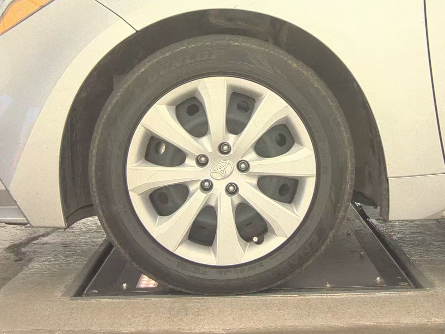 2025 Toyota Corolla Hybrid LE FWD