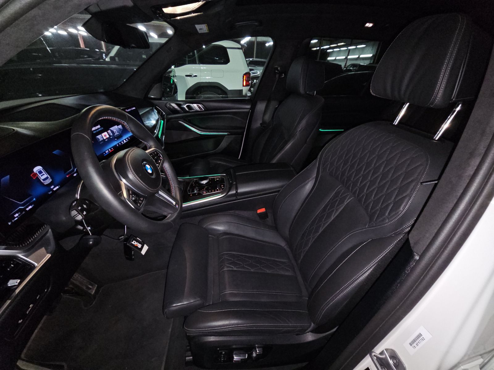 2026 BMW X7 M60i AWD