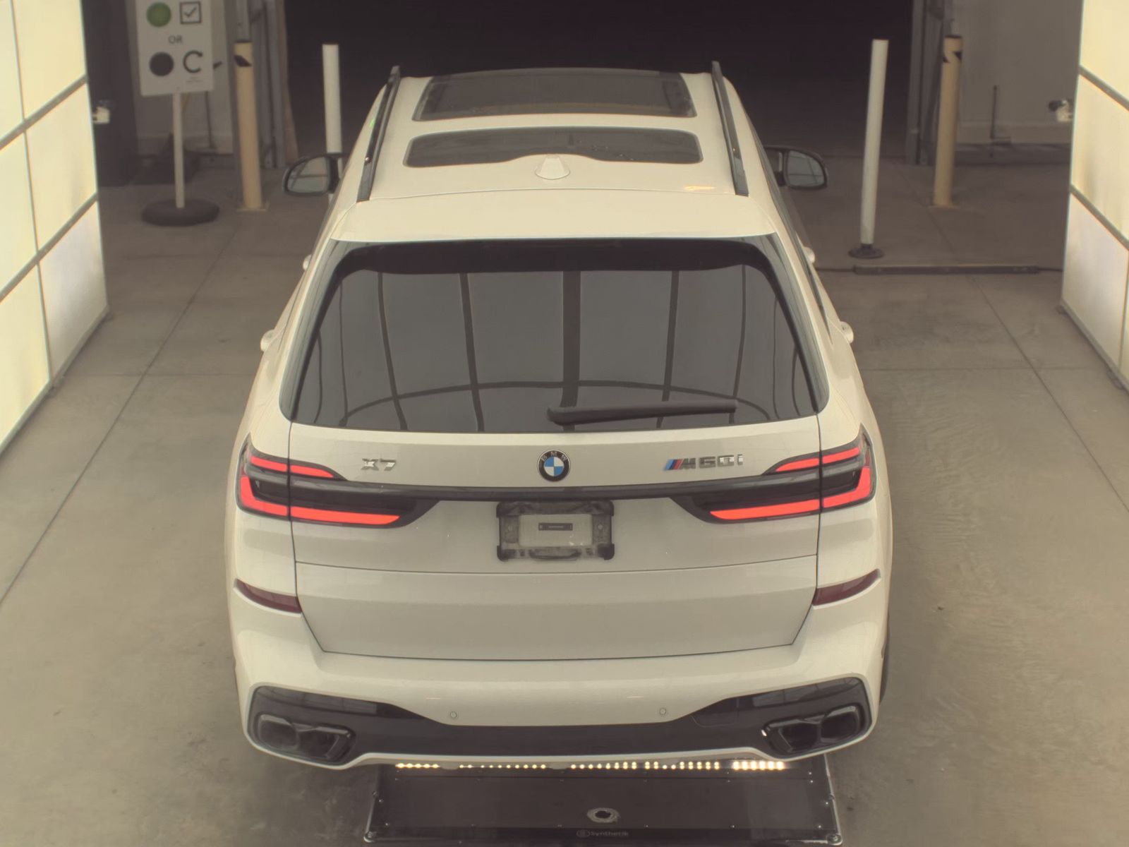 2026 BMW X7 M60i AWD