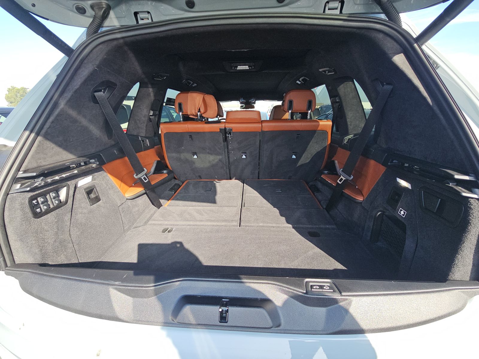 2026 BMW X7 M60i AWD