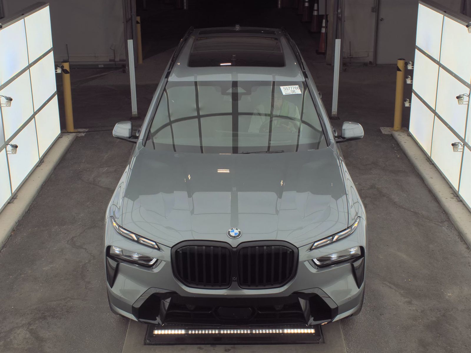 2025 BMW X7 xDrive40i AWD