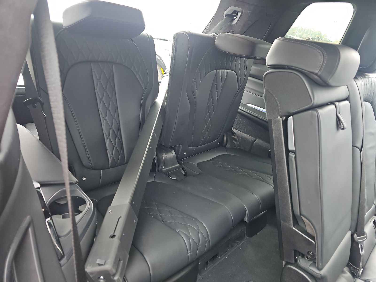 2026 BMW X7 M60i AWD