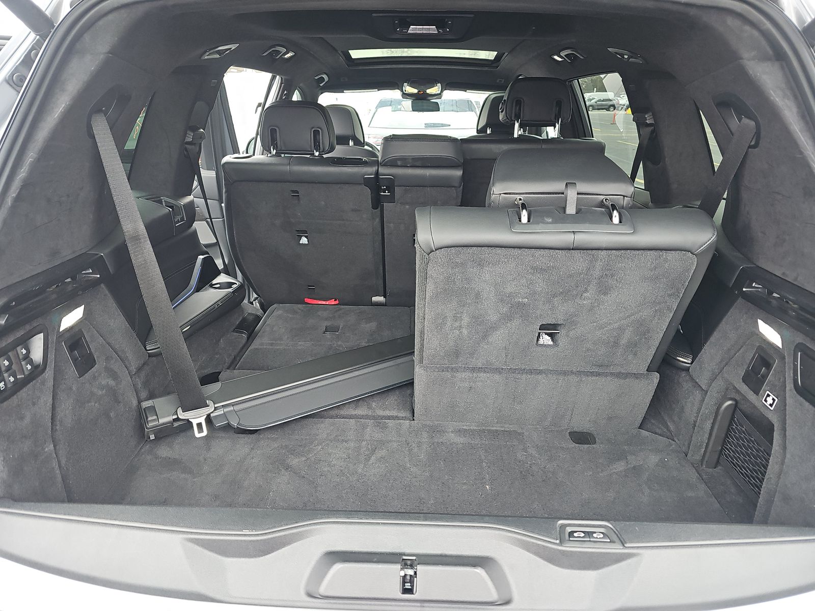 2026 BMW X7 M60i AWD