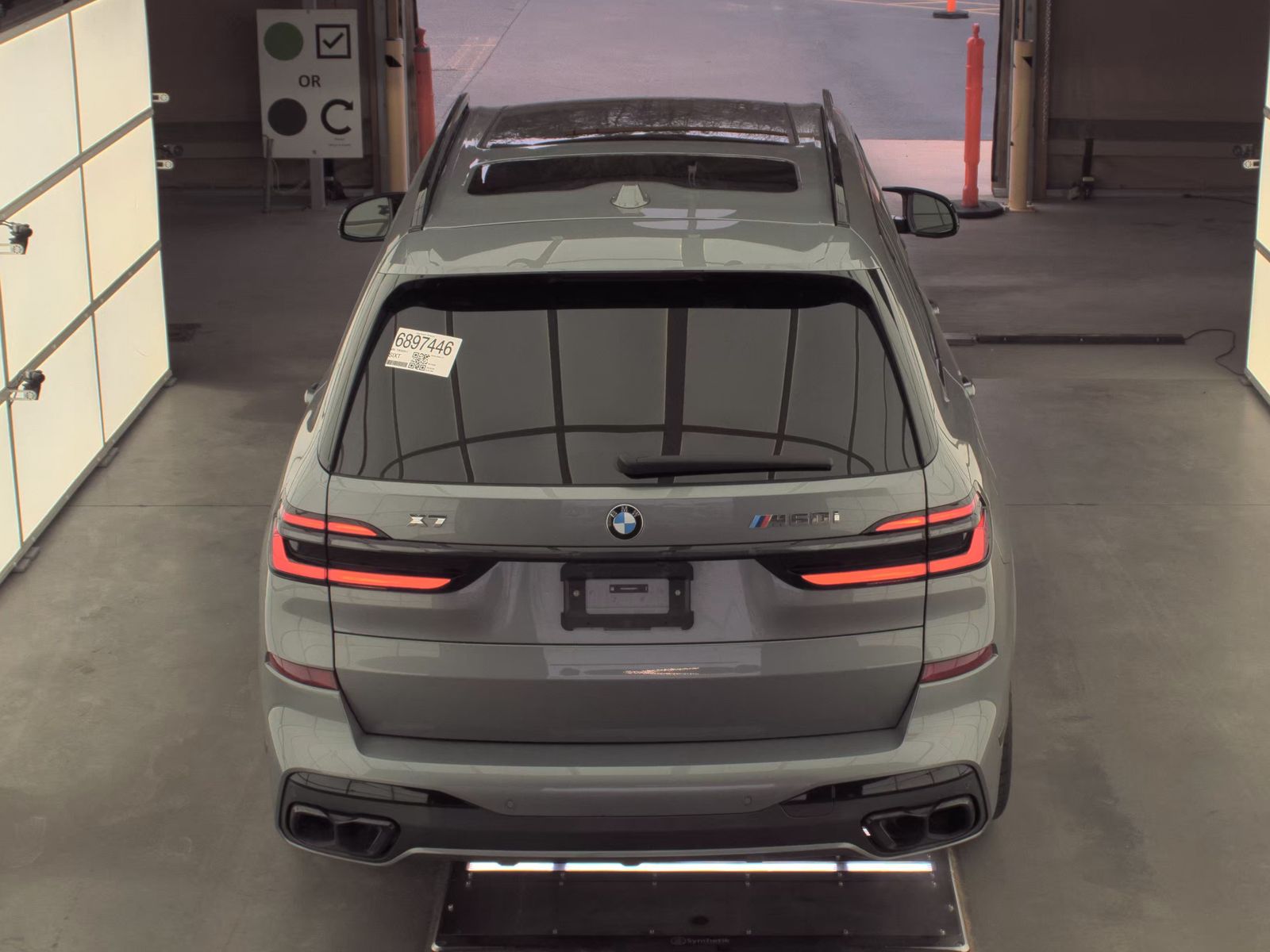 2026 BMW X7 M60i AWD