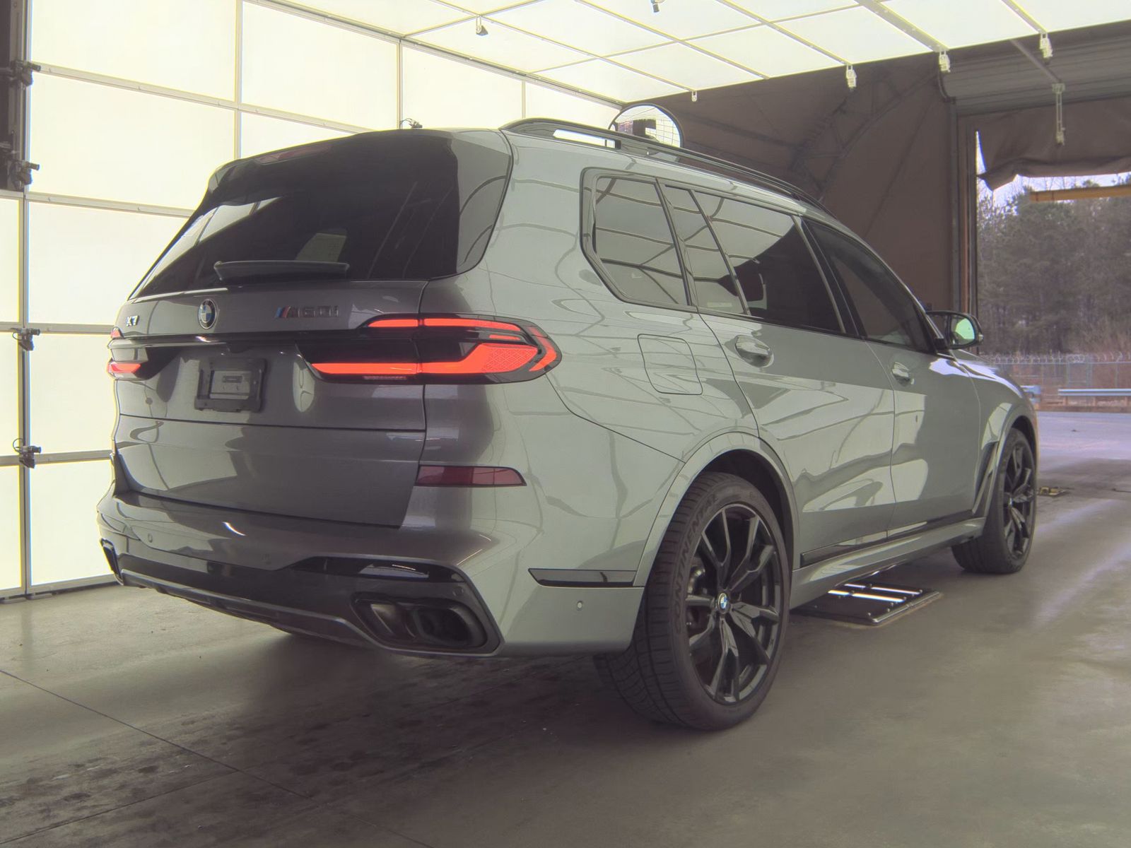 2026 BMW X7 M60i AWD