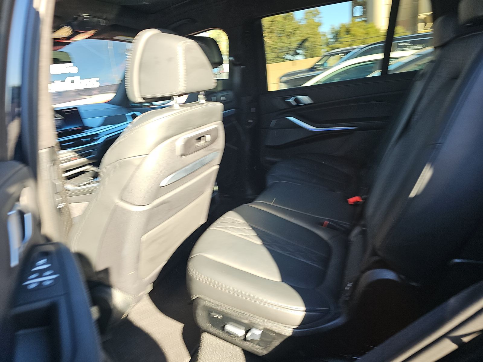 2026 BMW X7 M60i AWD