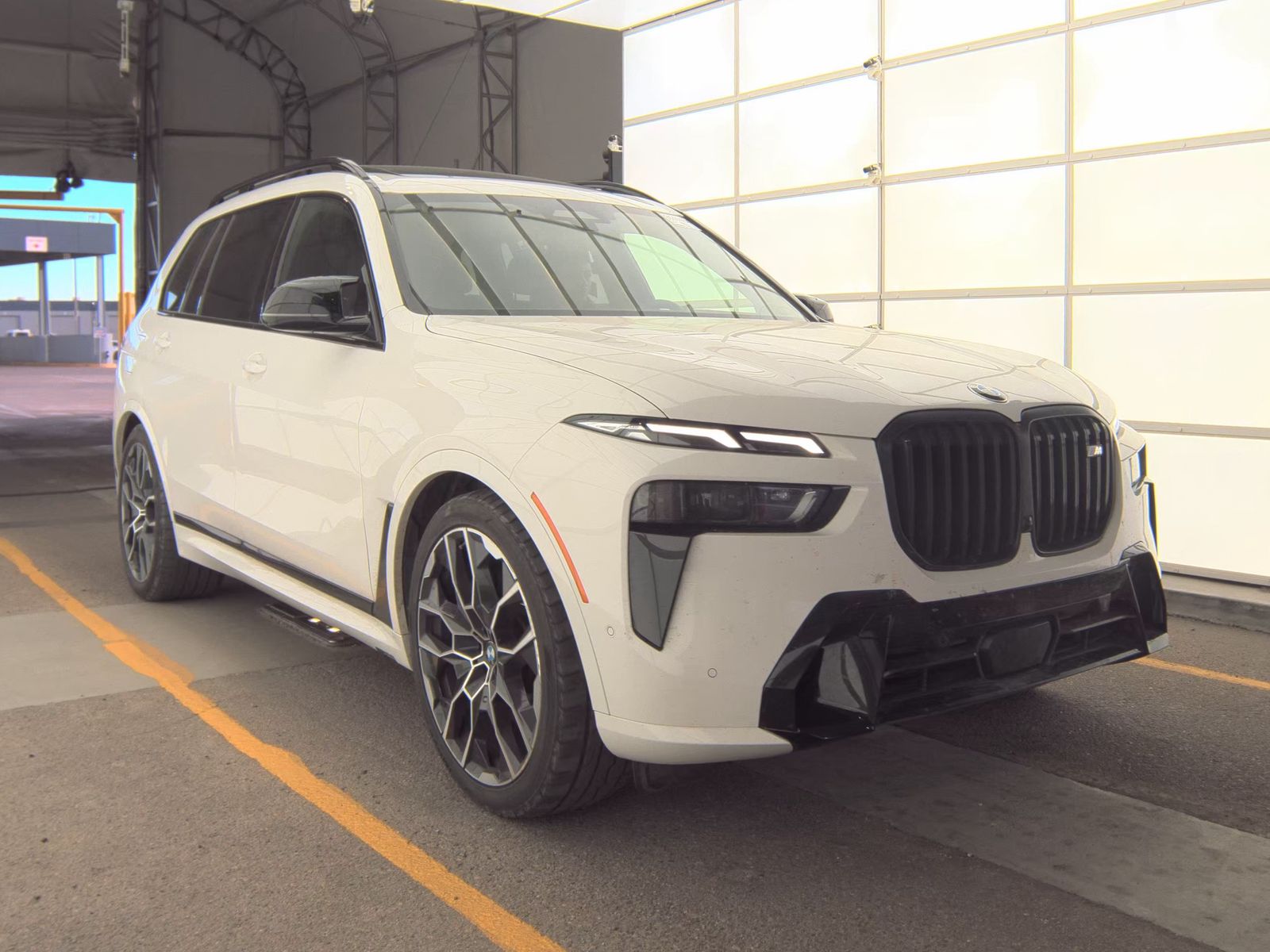2026 BMW X7 M60i AWD