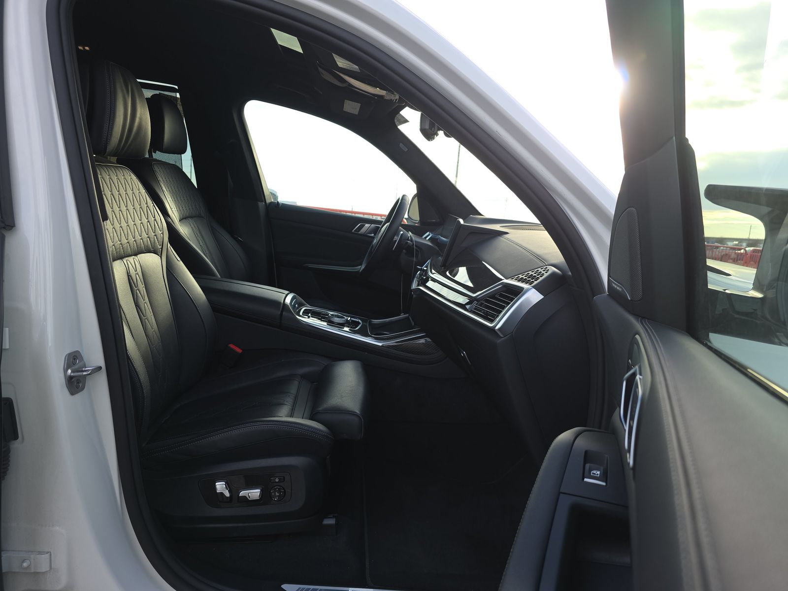 2026 BMW X7 M60i AWD