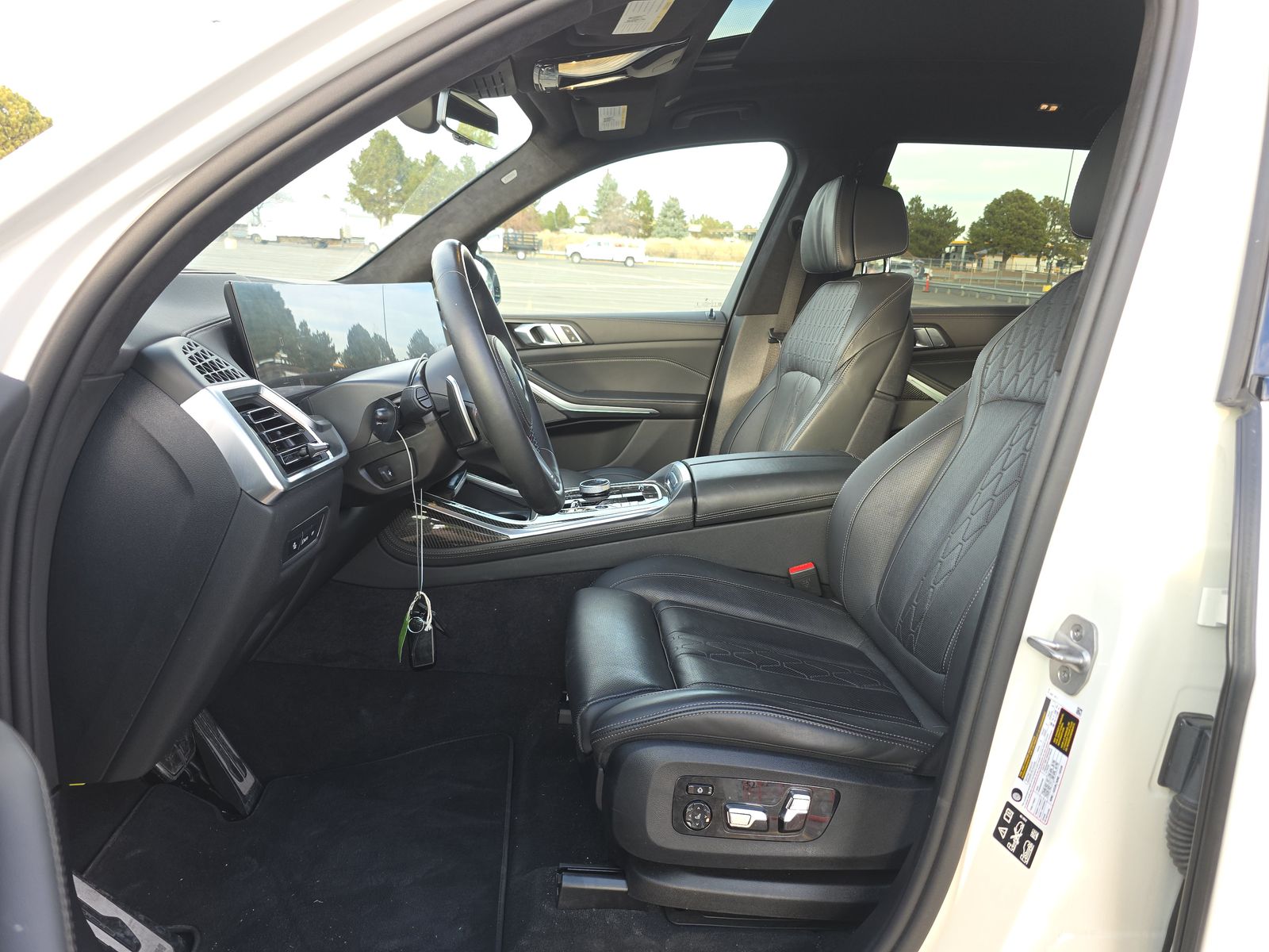 2026 BMW X7 M60i AWD