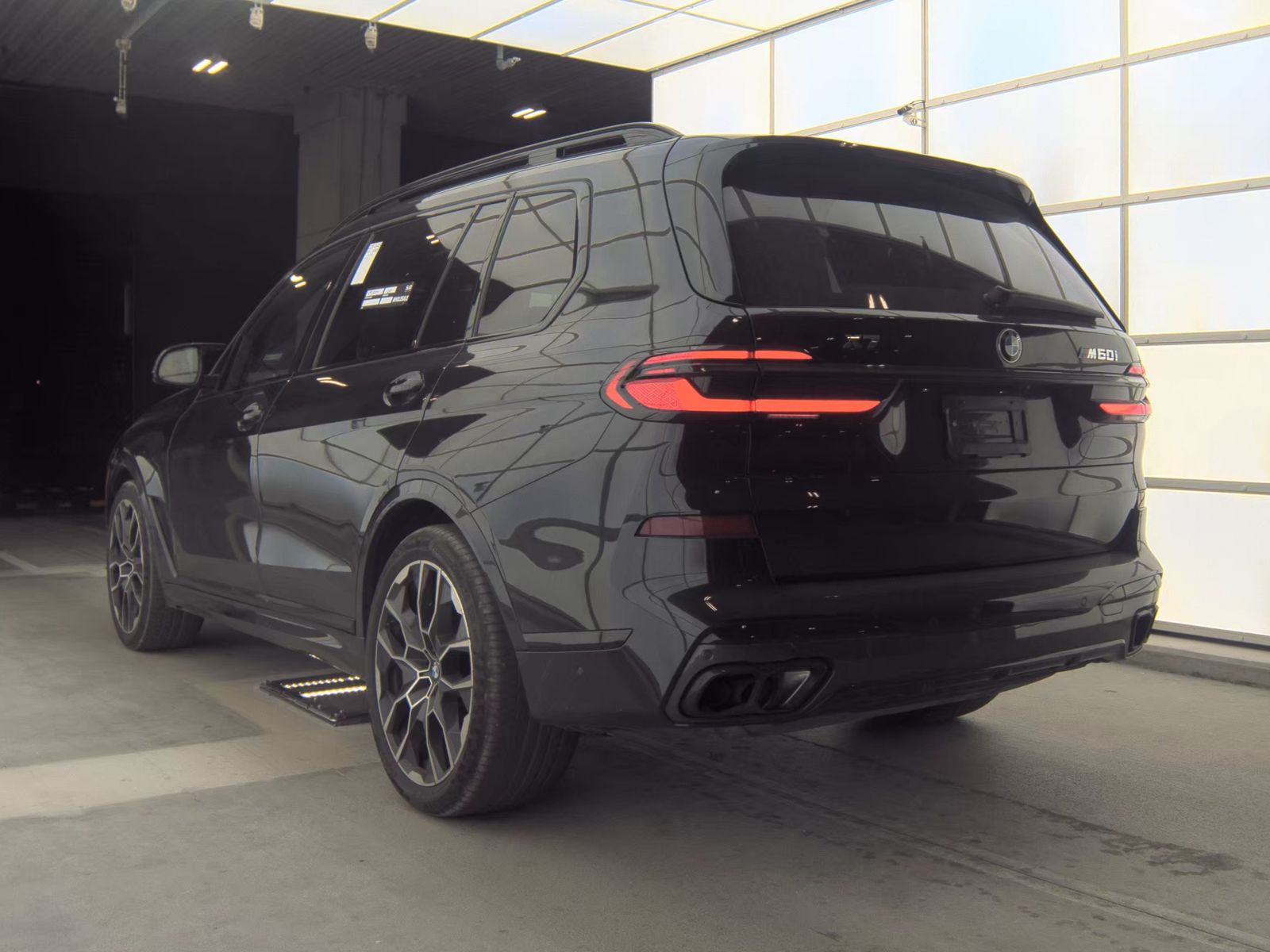 2026 BMW X7 M60i AWD