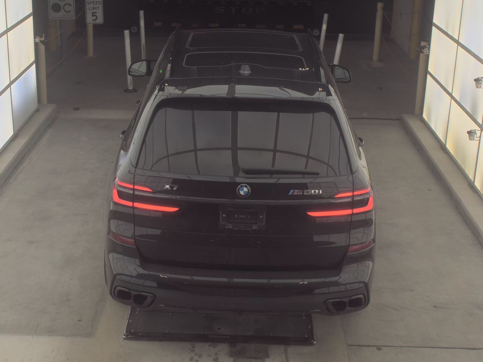 2026 BMW X7 M60i AWD