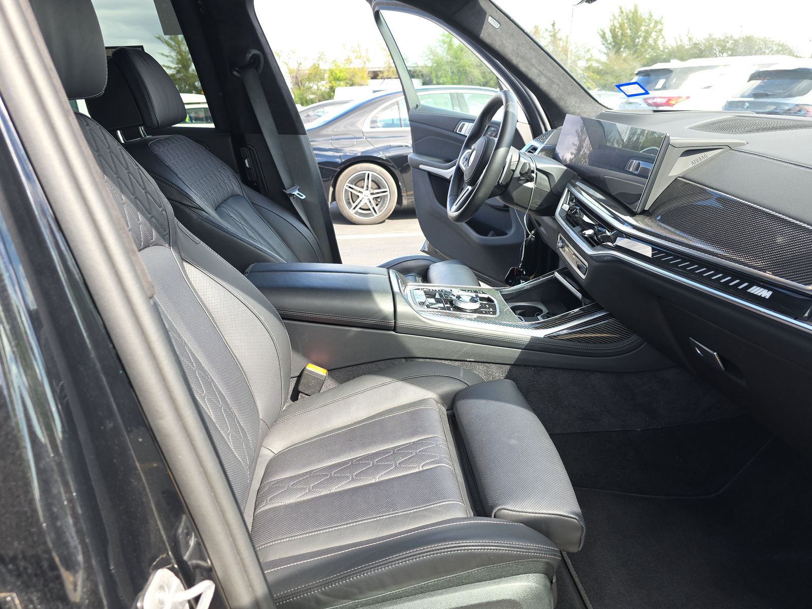 2026 BMW X7 M60i AWD