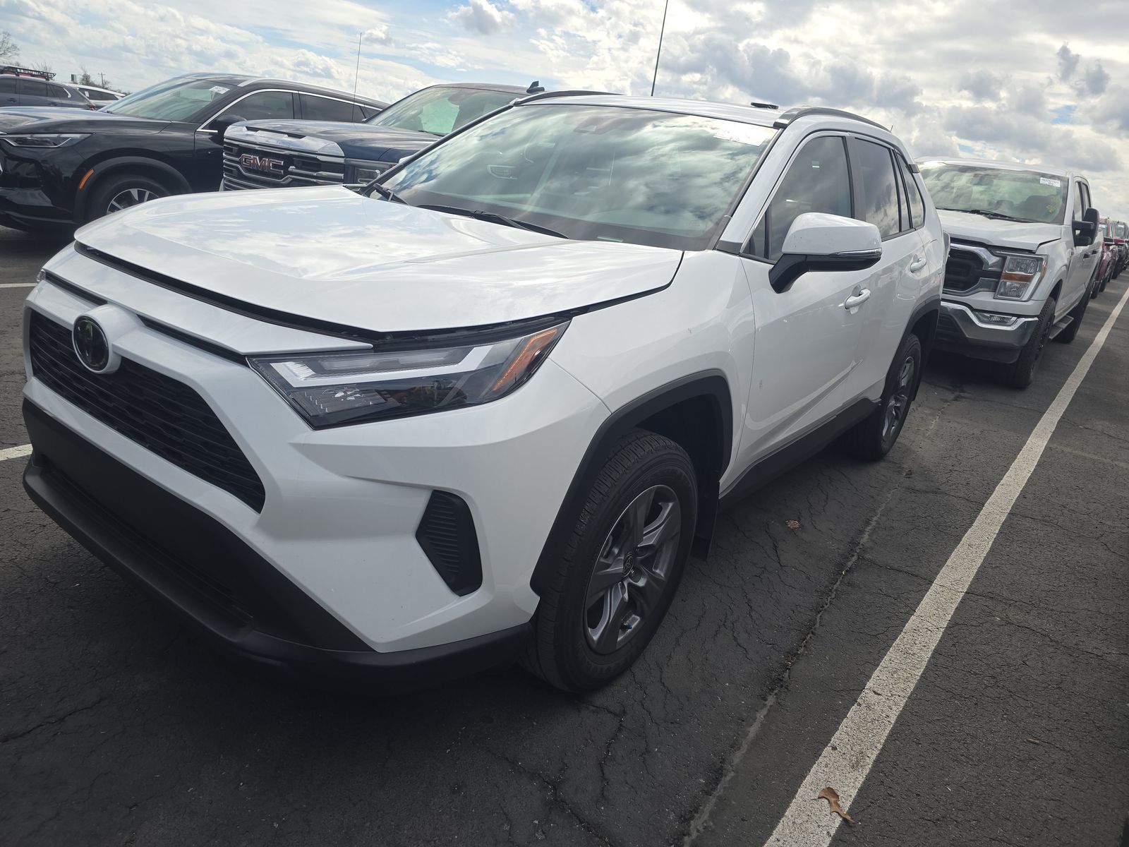 2024 Toyota RAV4 XLE FWD