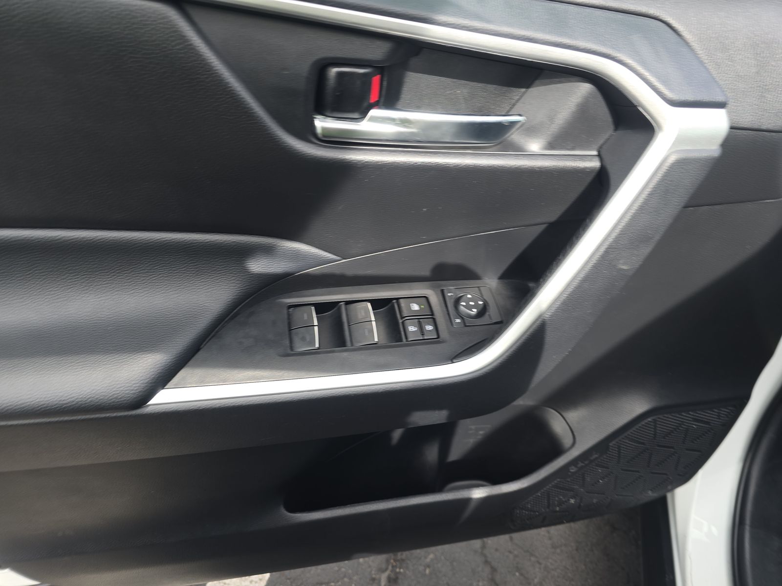 2024 Toyota RAV4 XLE FWD