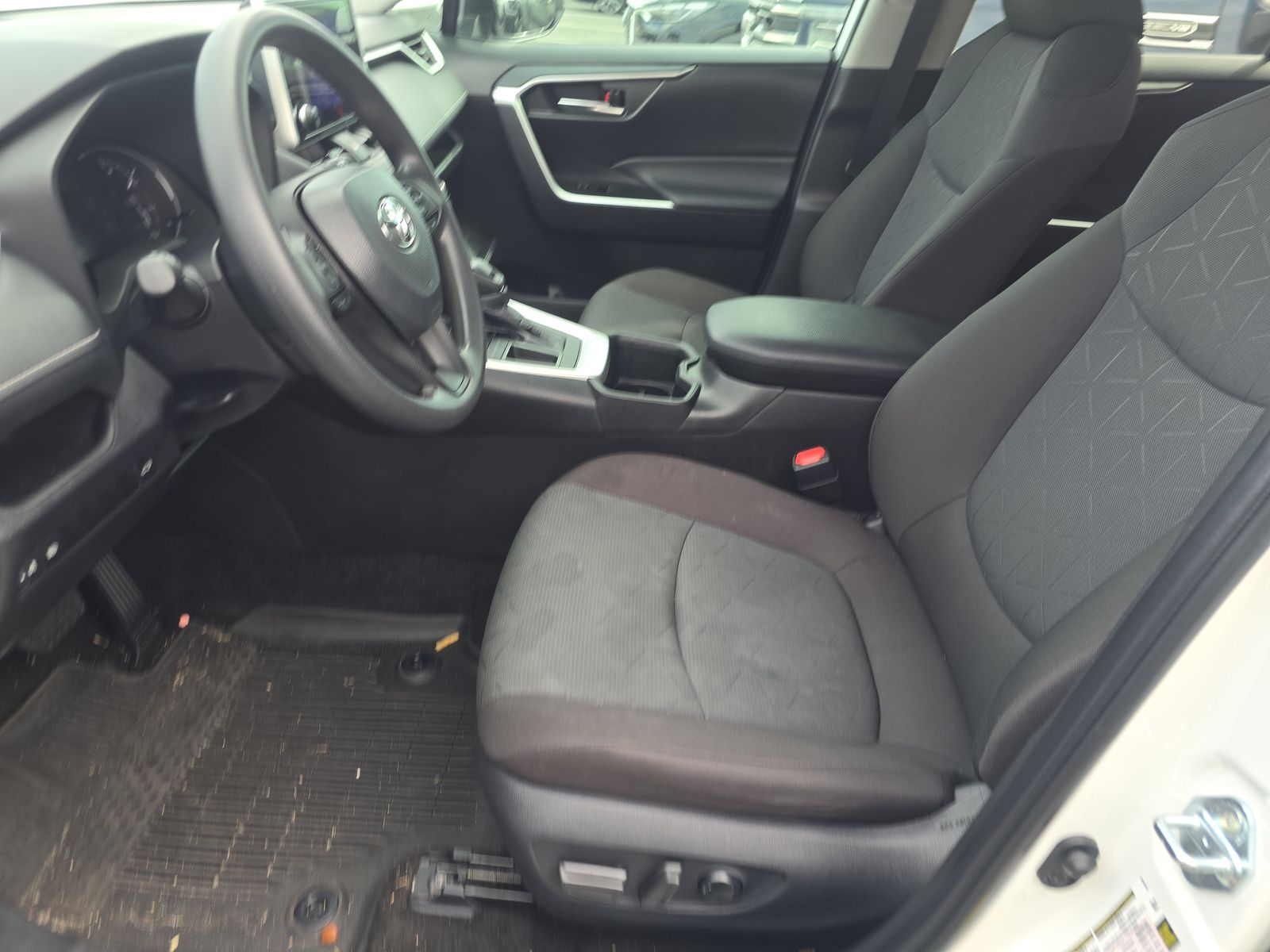 2024 Toyota RAV4 XLE FWD