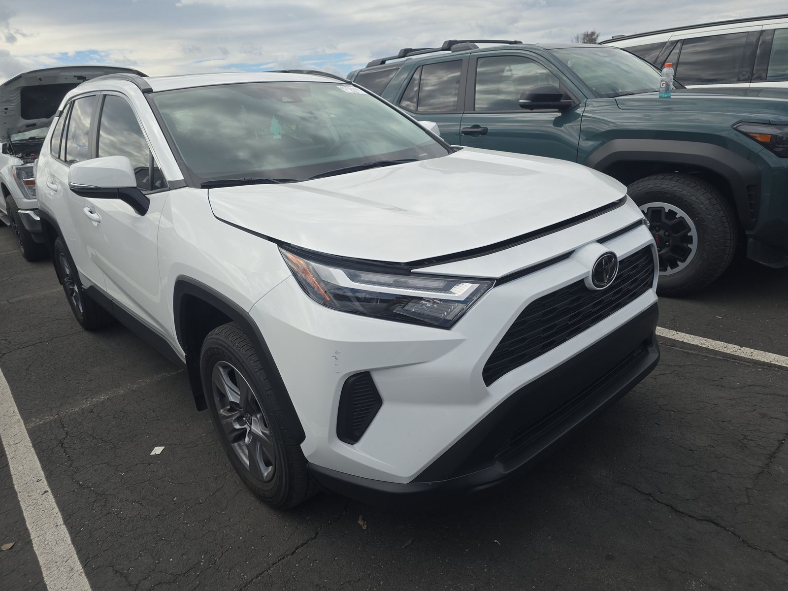 2024 Toyota RAV4 XLE FWD