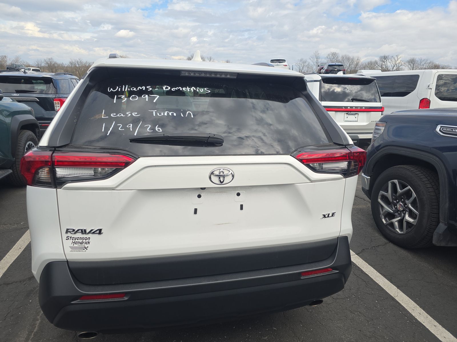 2024 Toyota RAV4 XLE FWD