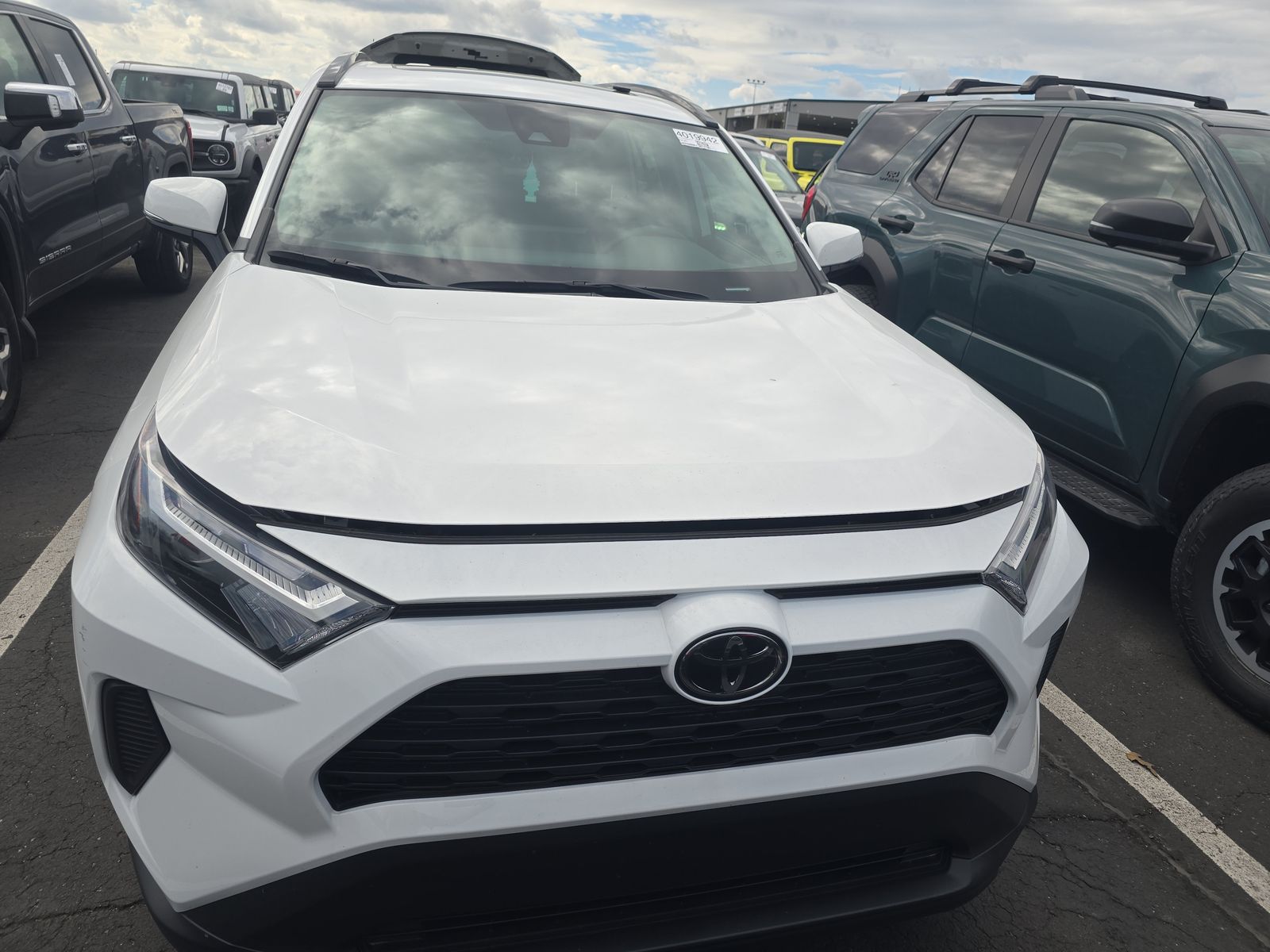 2024 Toyota RAV4 XLE FWD