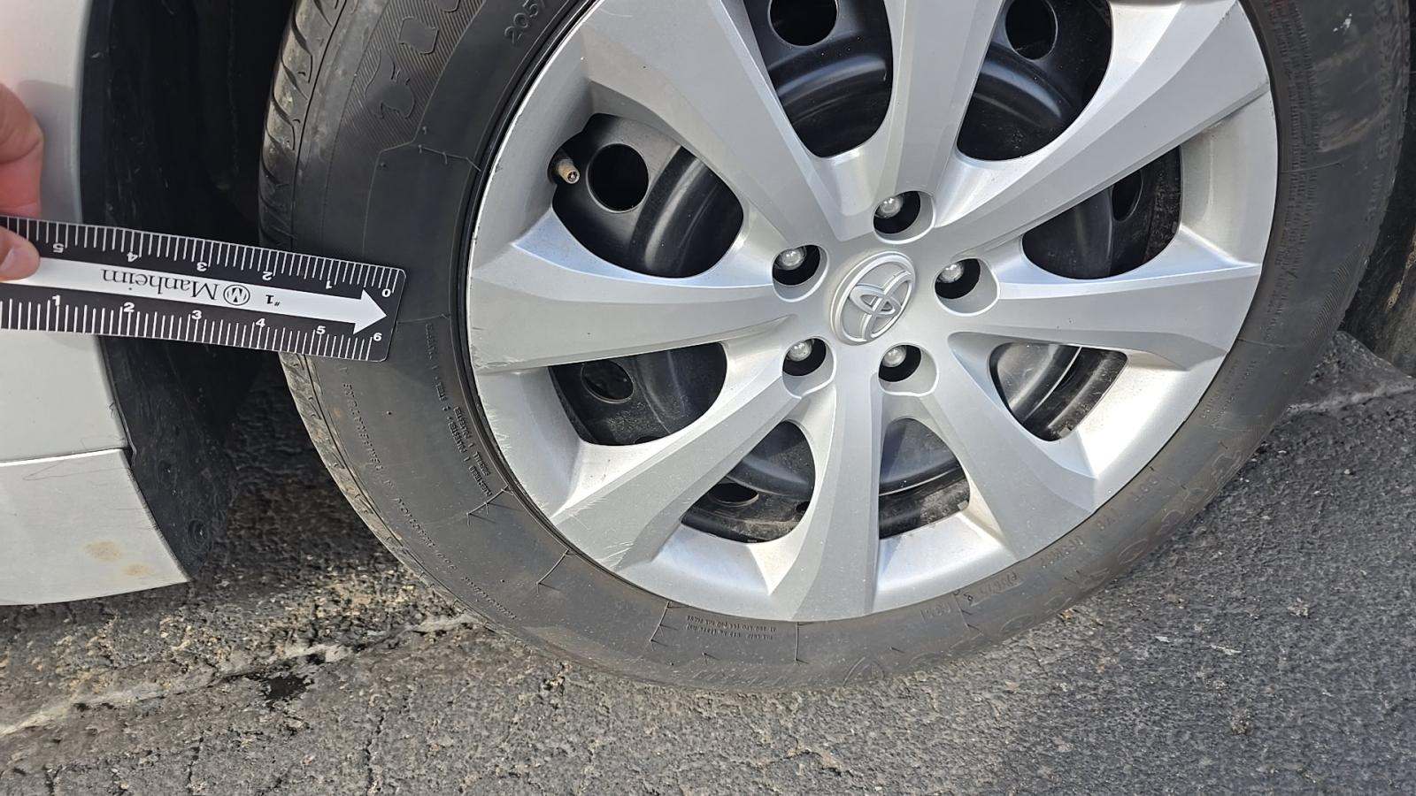 2025 Toyota Corolla LE FWD