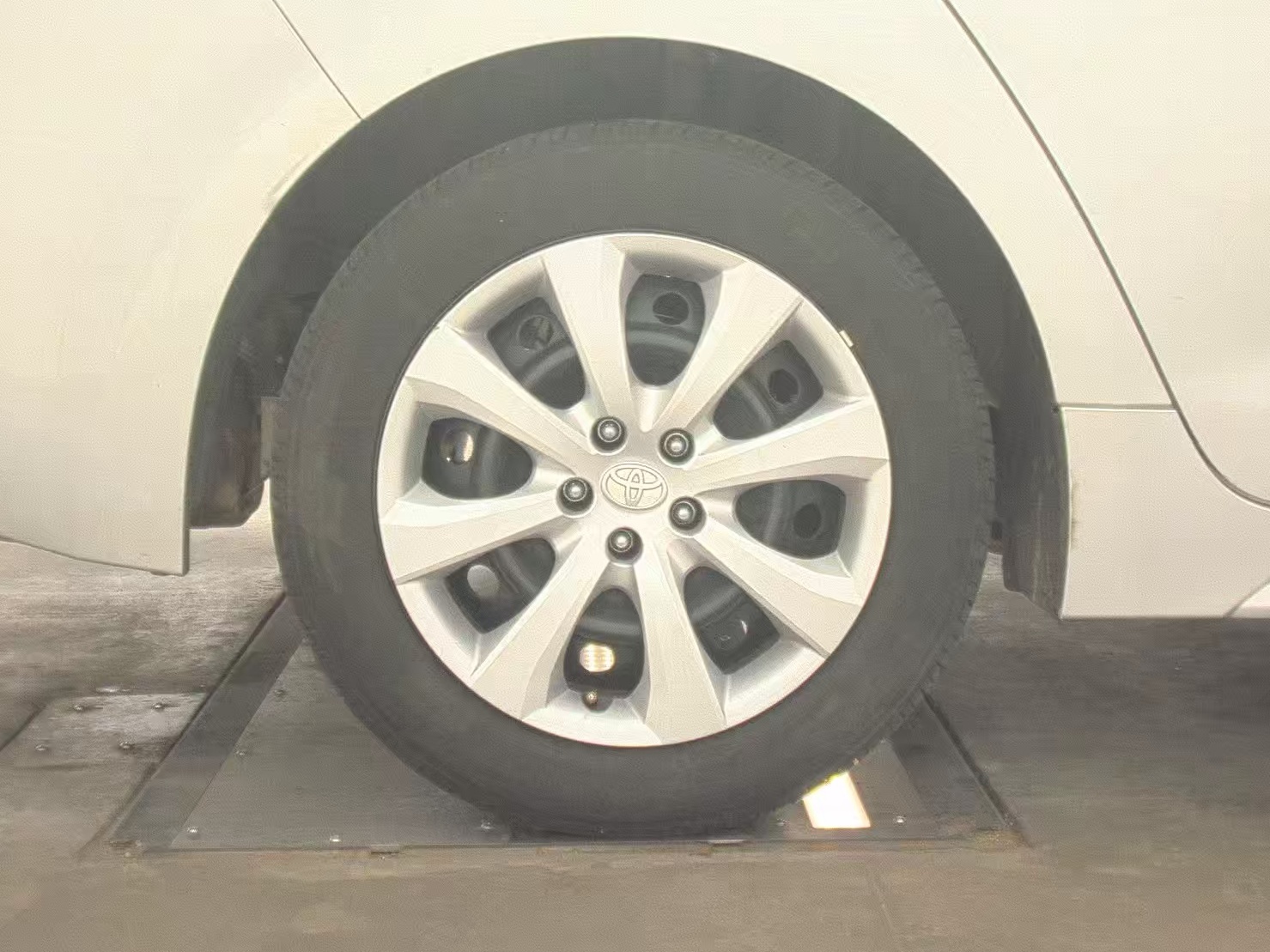 2025 Toyota Corolla LE FWD