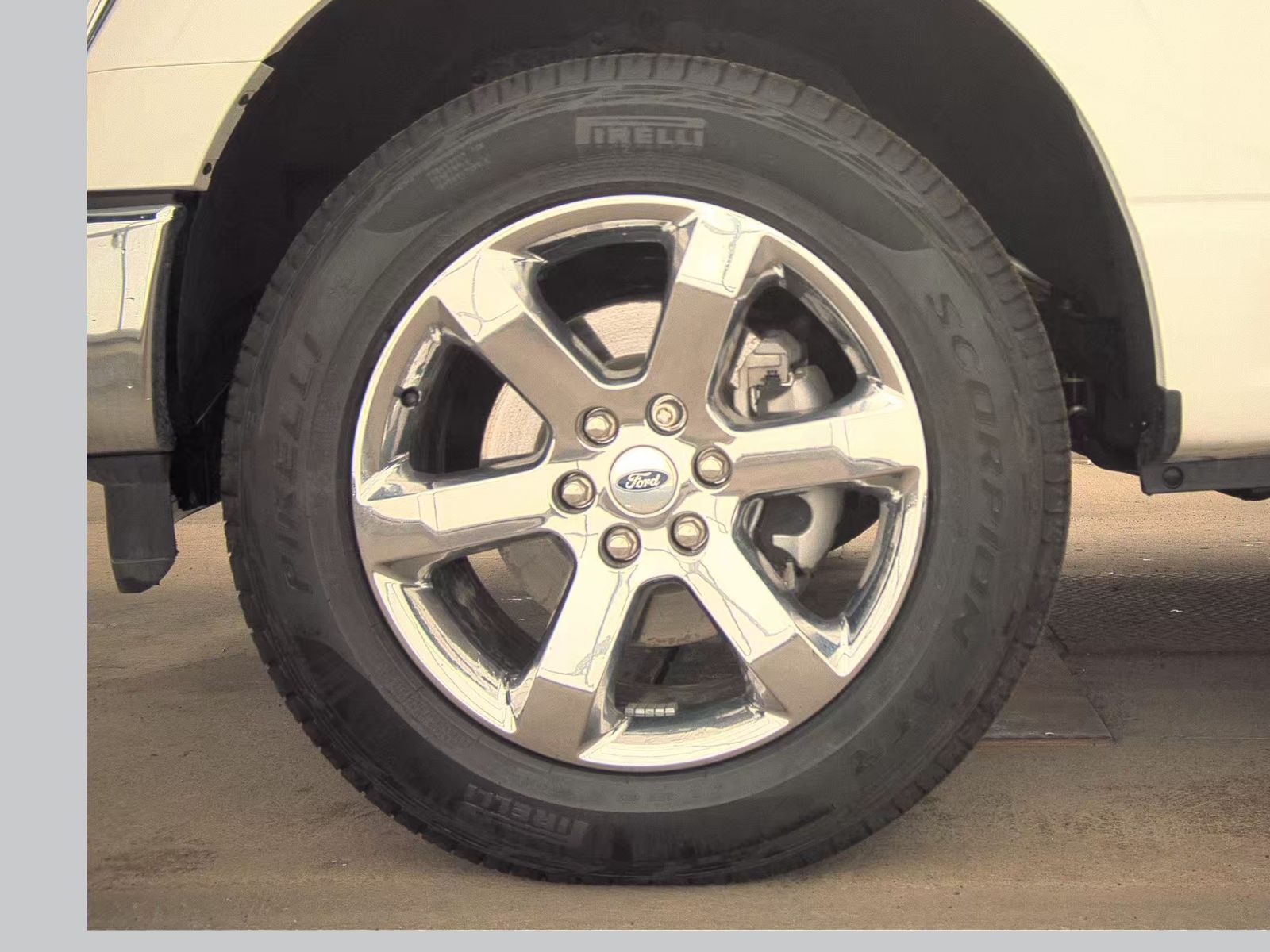 2023 Ford F-150 Hybrid Lariat AWD