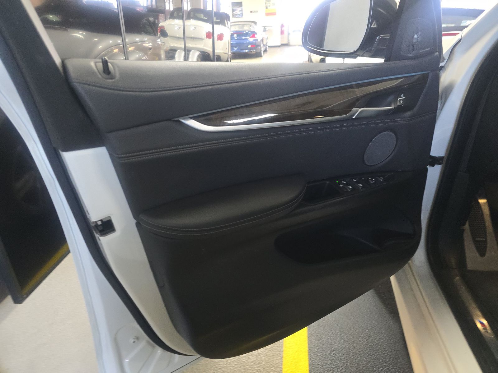 2017 BMW X6 xDrive50i AWD