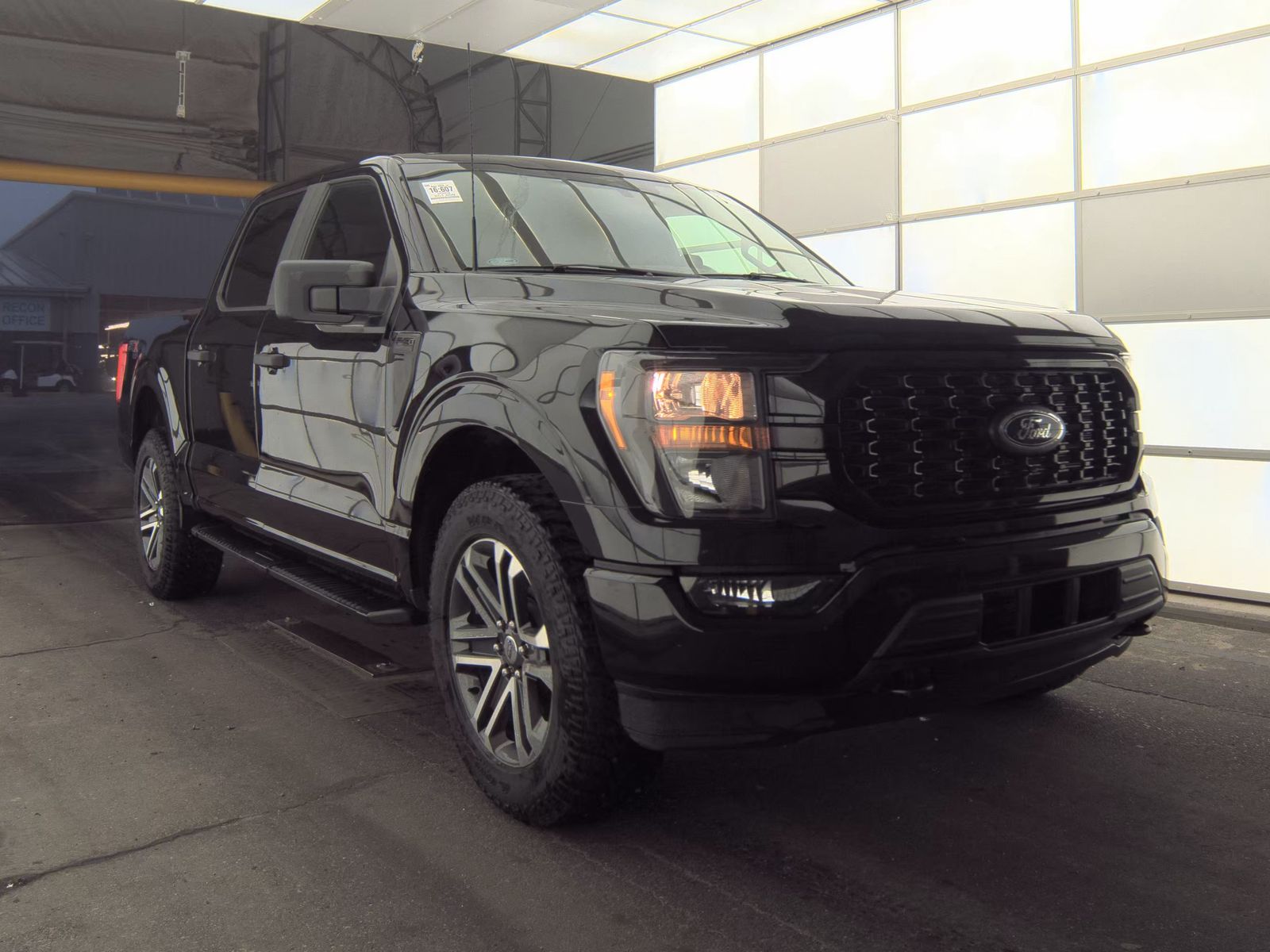 2023 Ford F-150 XL AWD