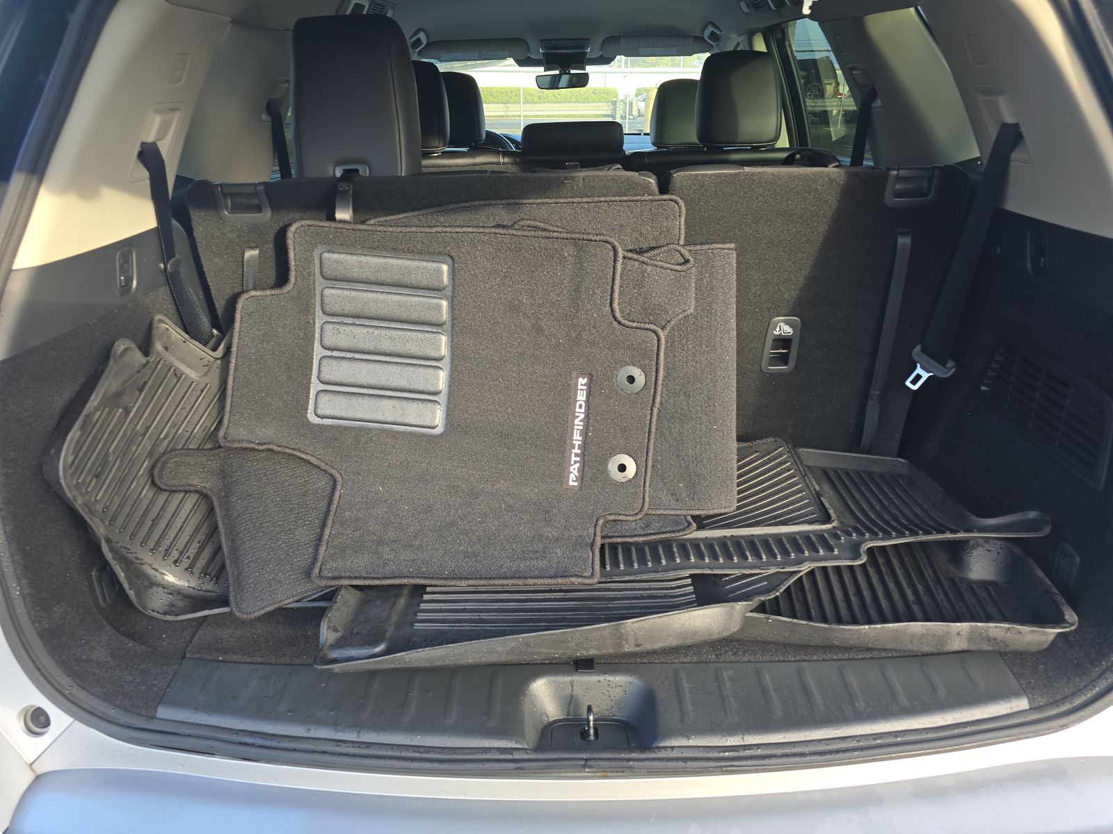 2023 Nissan Pathfinder SL AWD