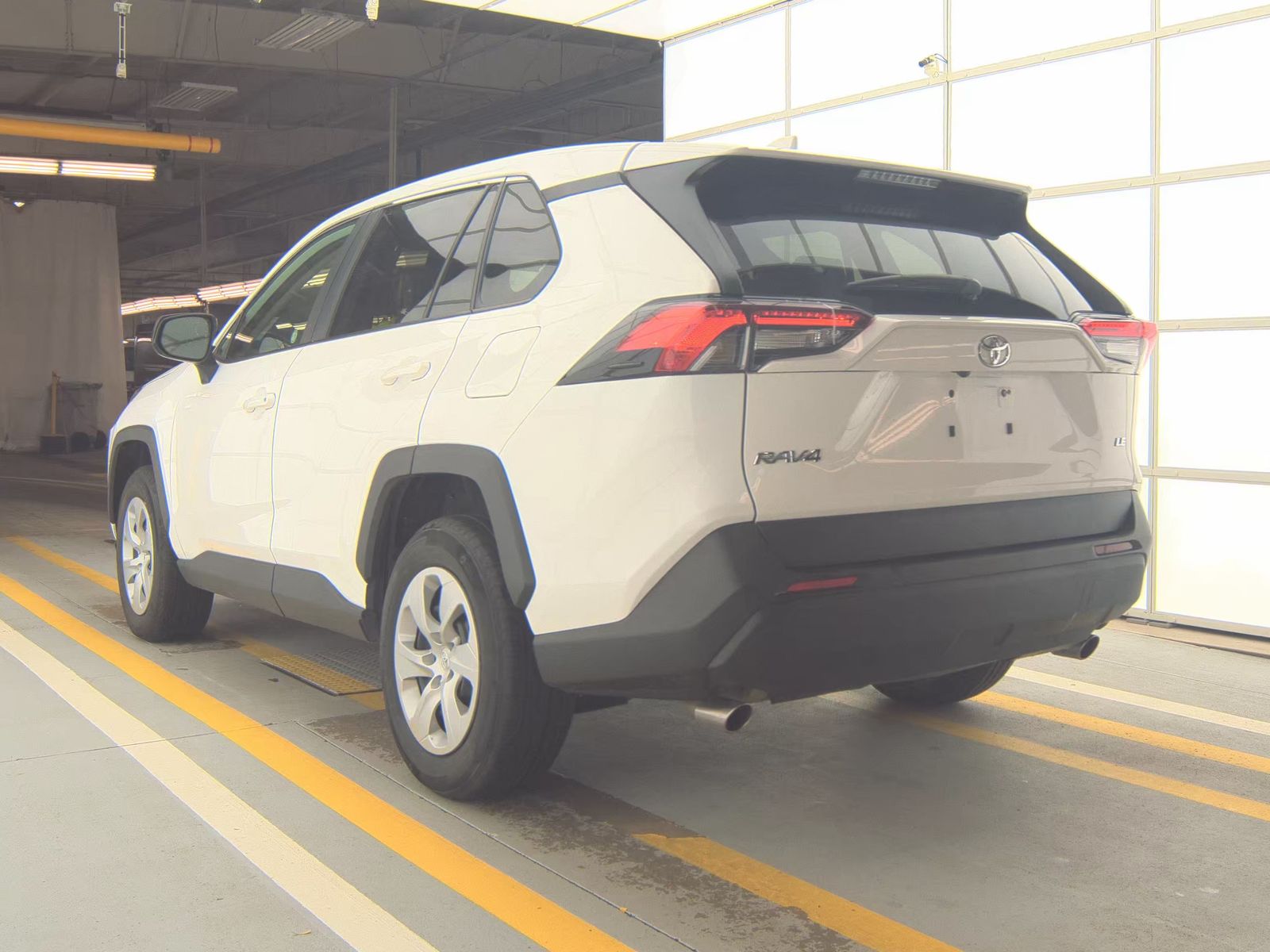 2025 Toyota RAV4 LE FWD