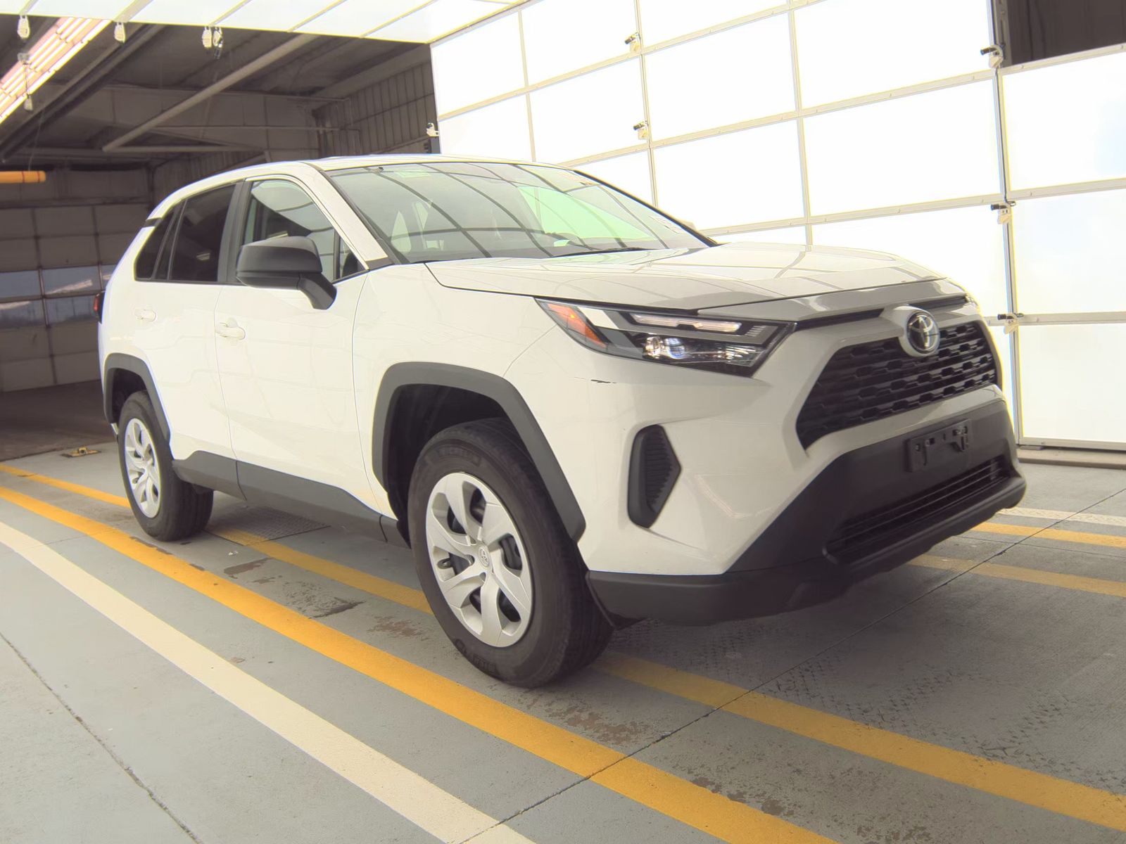 2025 Toyota RAV4 LE FWD