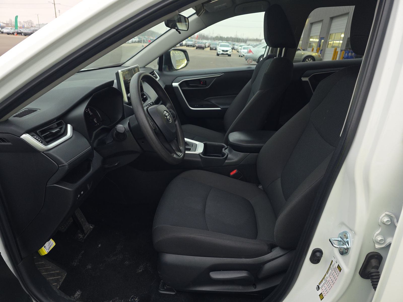 2025 Toyota RAV4 LE FWD