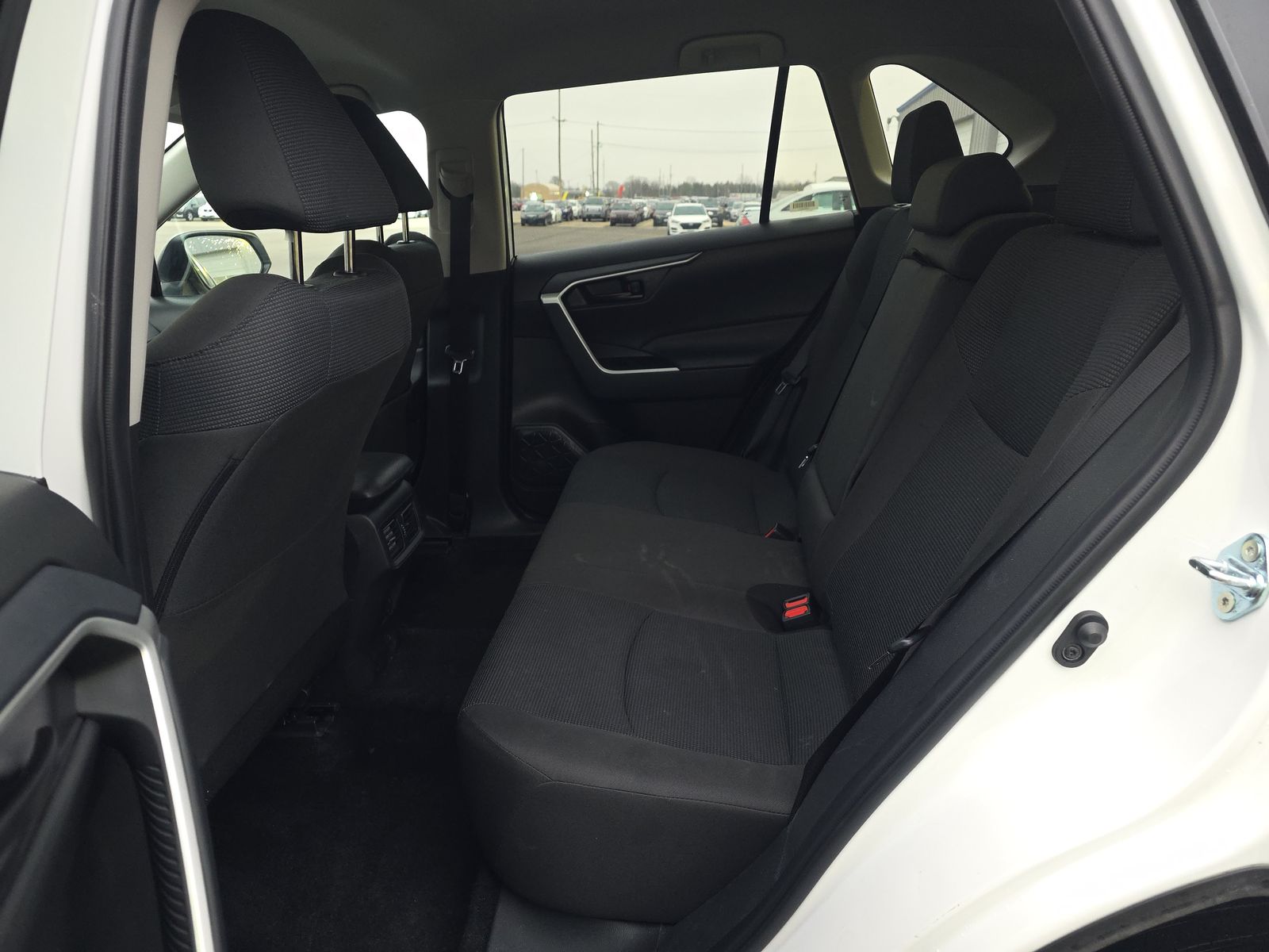 2025 Toyota RAV4 LE FWD