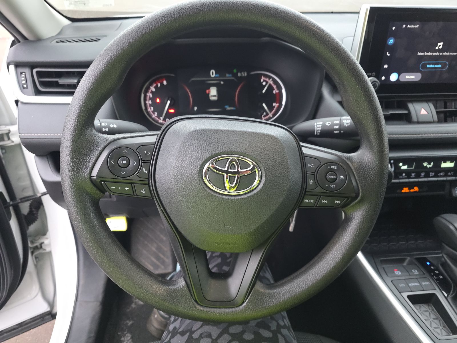 2025 Toyota RAV4 LE FWD