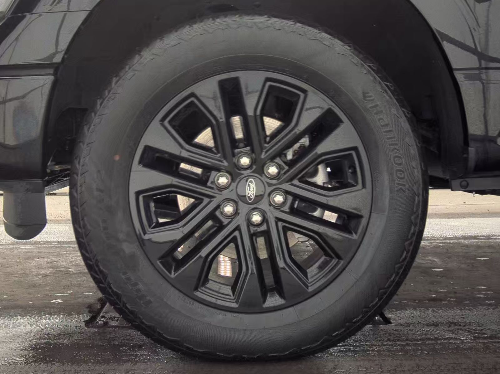 2025 Ford F-150 Hybrid Lariat AWD