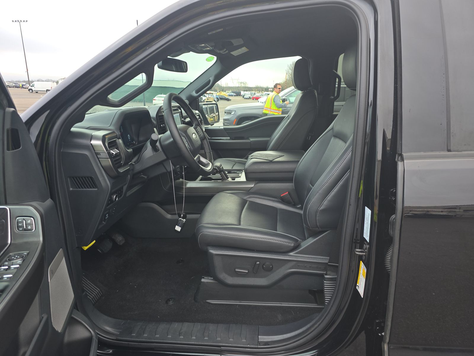 2025 Ford F-150 Hybrid Lariat AWD