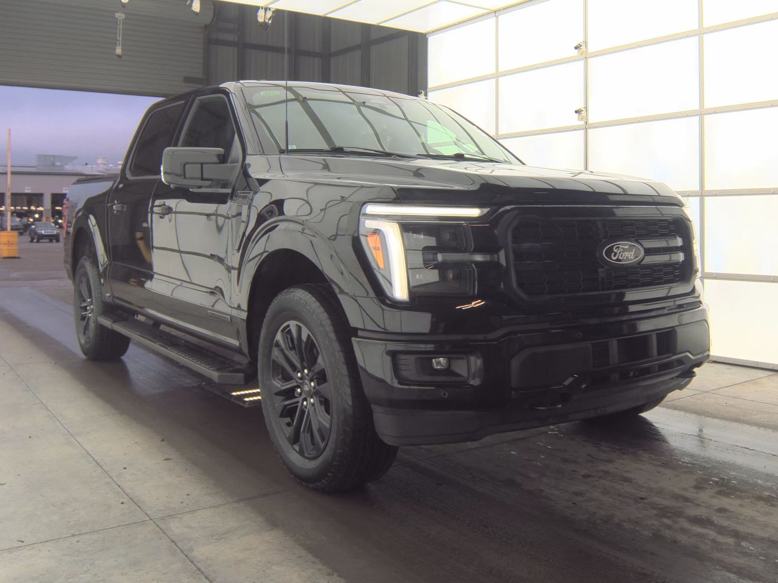 2025 Ford F-150 Hybrid Lariat AWD