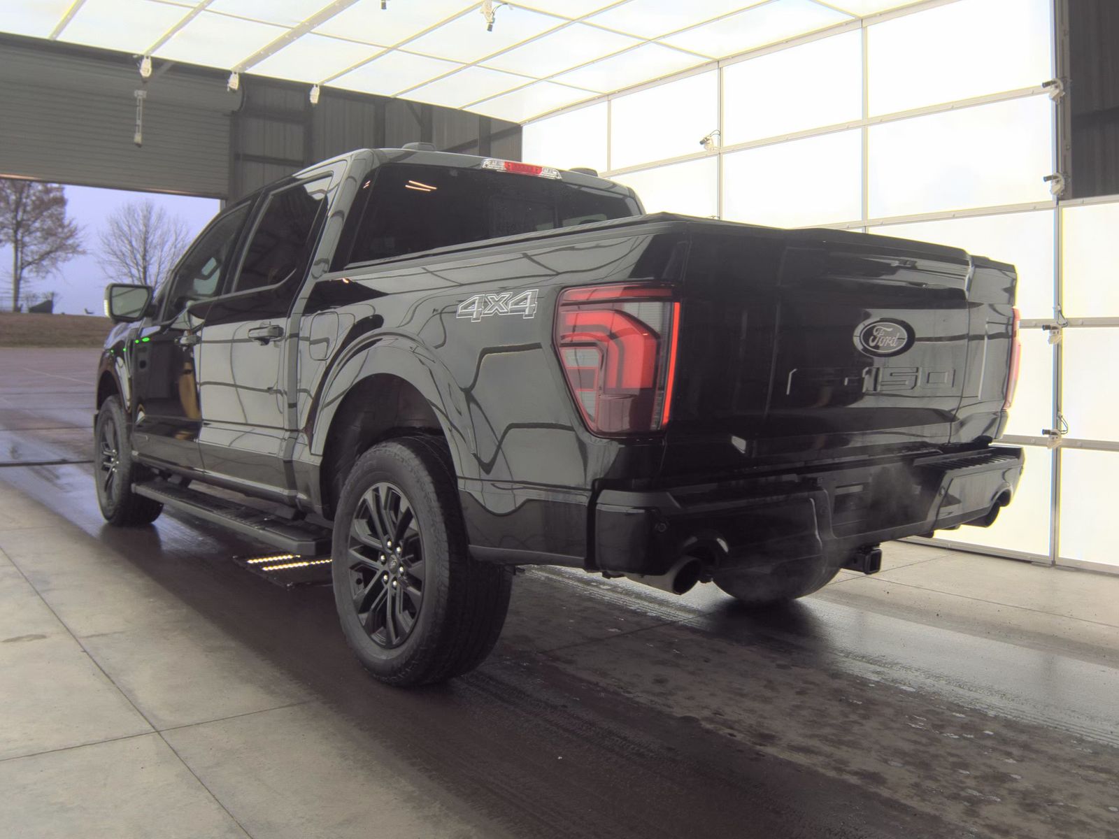2025 Ford F-150 Hybrid Lariat AWD