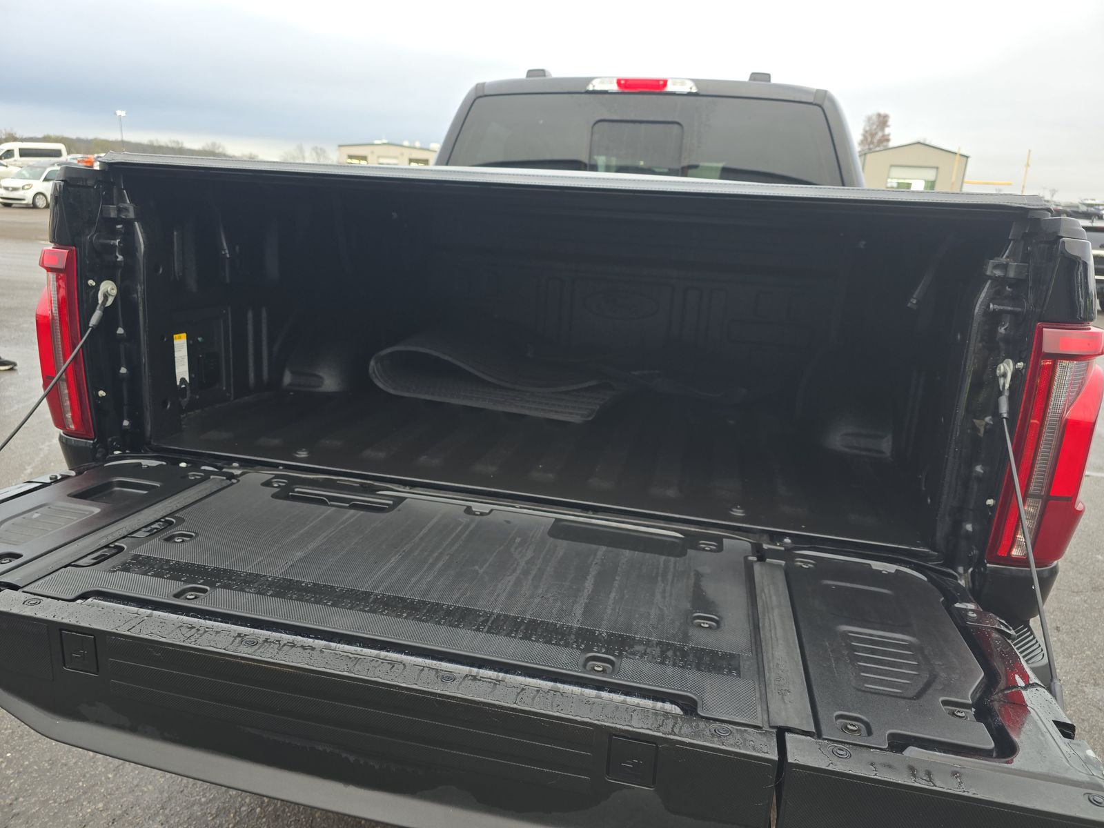 2025 Ford F-150 Hybrid Lariat AWD