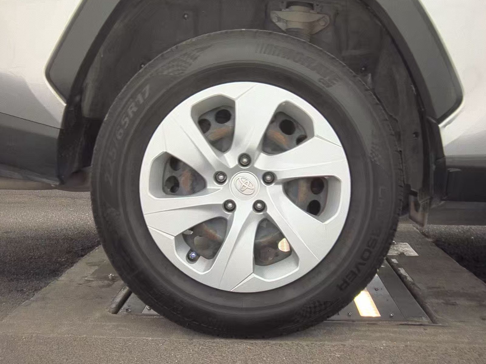 2019 Toyota RAV4 LE AWD